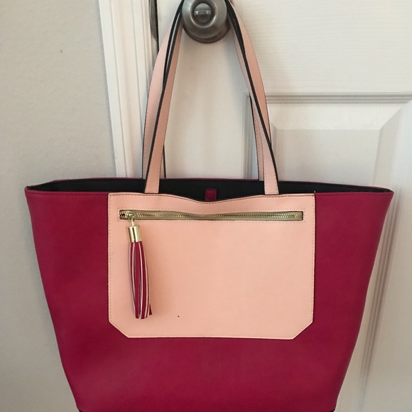 Neiman Marcus Handbags - Oversized Tote Bag Neiman Marcus Handbags - Oversized Tote Bag